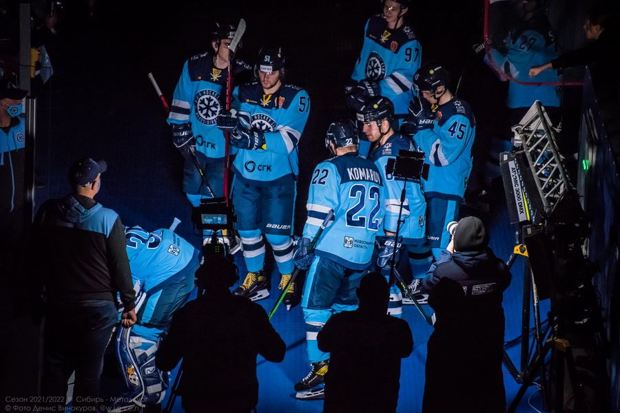 Фото «Сбиваемся на хаотичный хоккей»: почему ХК «Сибирь» снова проиграл на домашнем льду 16