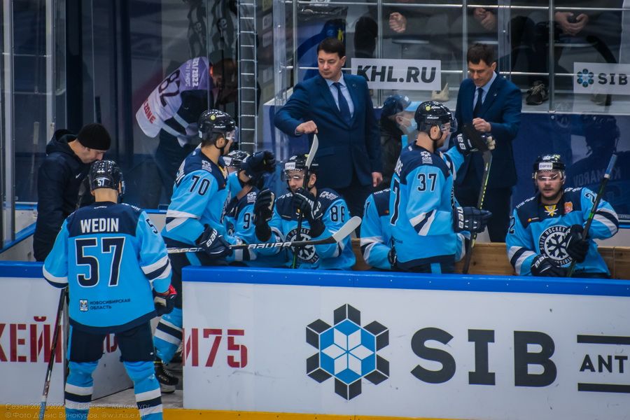 Фото «Сбиваемся на хаотичный хоккей»: почему ХК «Сибирь» снова проиграл на домашнем льду 32