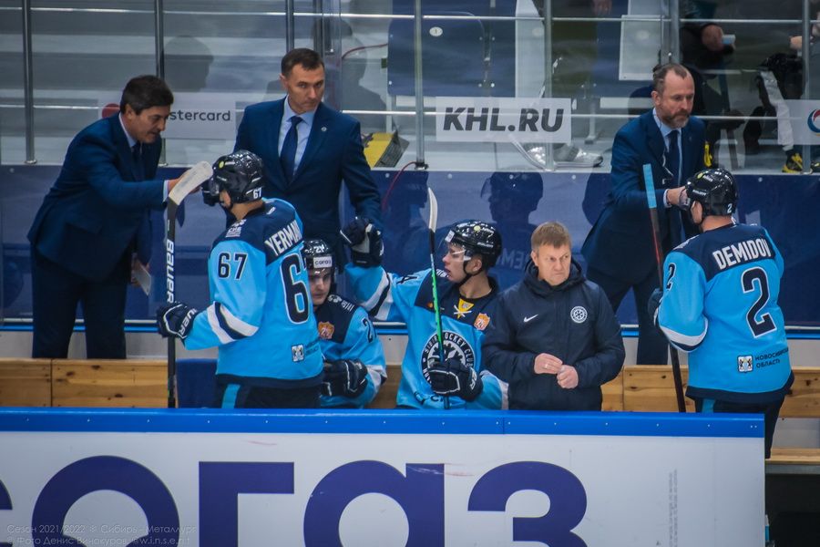 Фото «Сбиваемся на хаотичный хоккей»: почему ХК «Сибирь» снова проиграл на домашнем льду 33