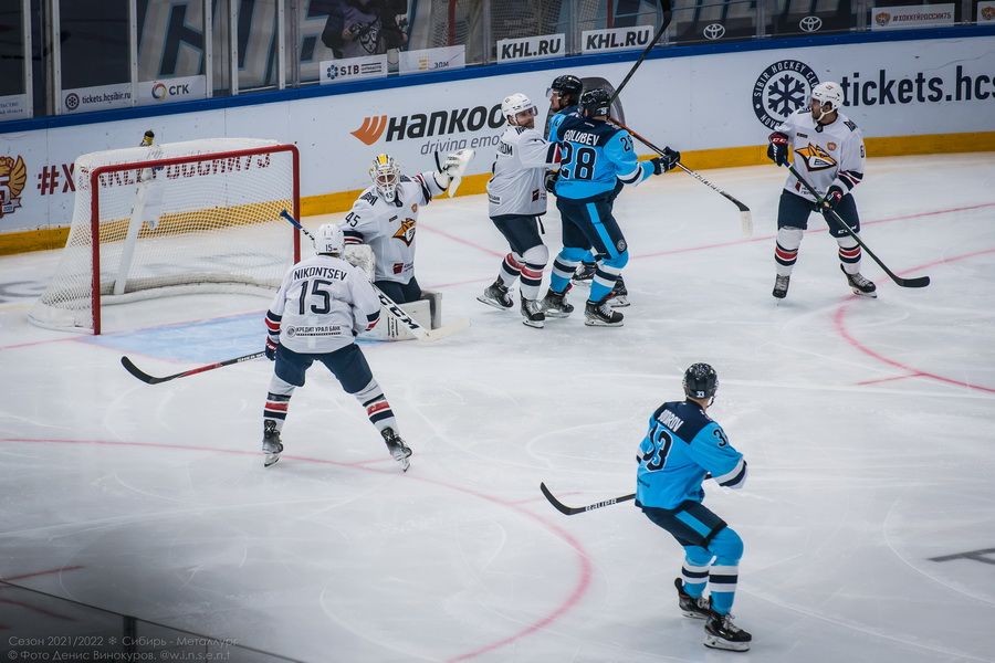 Фото «Сбиваемся на хаотичный хоккей»: почему ХК «Сибирь» снова проиграл на домашнем льду 35
