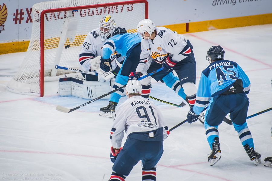 Фото «Сбиваемся на хаотичный хоккей»: почему ХК «Сибирь» снова проиграл на домашнем льду 38