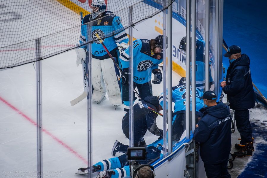 Фото «Сбиваемся на хаотичный хоккей»: почему ХК «Сибирь» снова проиграл на домашнем льду 40