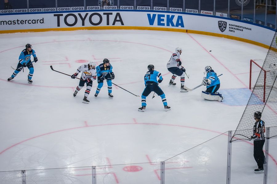 Фото «Сбиваемся на хаотичный хоккей»: почему ХК «Сибирь» снова проиграл на домашнем льду 43