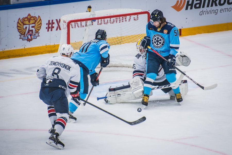 Фото «Сбиваемся на хаотичный хоккей»: почему ХК «Сибирь» снова проиграл на домашнем льду 50