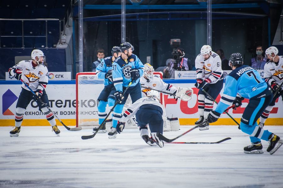 Фото «Сбиваемся на хаотичный хоккей»: почему ХК «Сибирь» снова проиграл на домашнем льду 63
