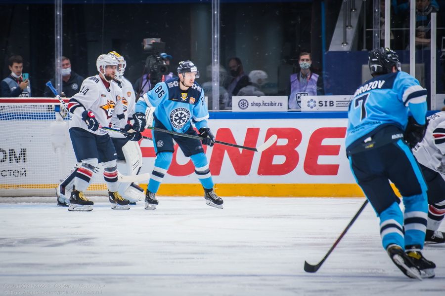 Фото «Сбиваемся на хаотичный хоккей»: почему ХК «Сибирь» снова проиграл на домашнем льду 64