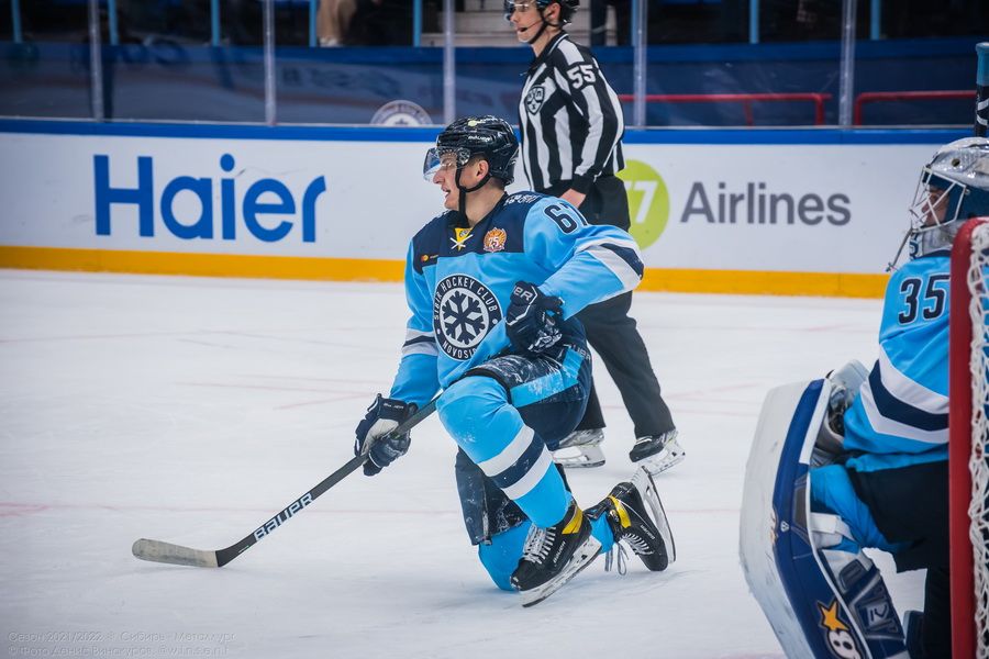 Фото «Сбиваемся на хаотичный хоккей»: почему ХК «Сибирь» снова проиграл на домашнем льду 94