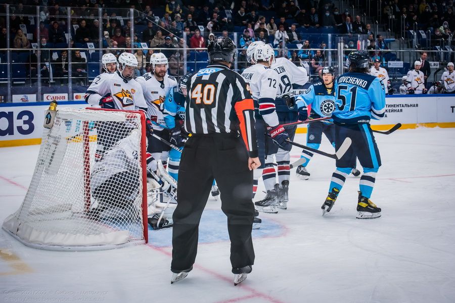 Фото «Сбиваемся на хаотичный хоккей»: почему ХК «Сибирь» снова проиграл на домашнем льду 105