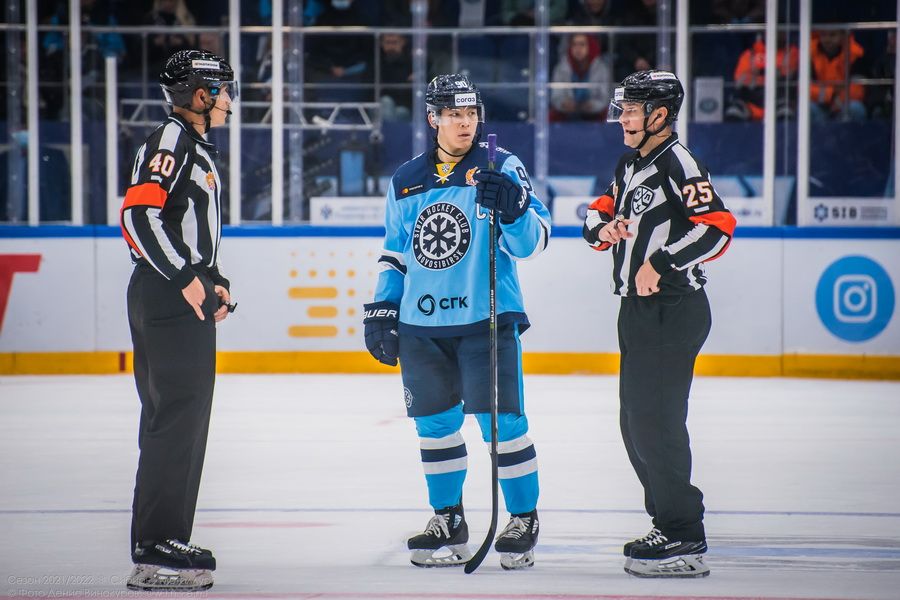 Фото «Сбиваемся на хаотичный хоккей»: почему ХК «Сибирь» снова проиграл на домашнем льду 118