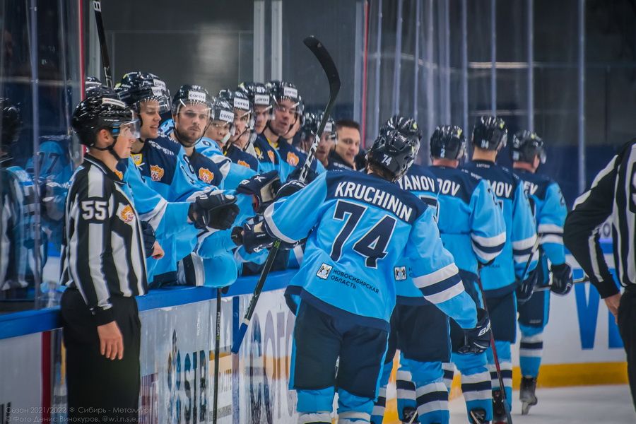 Фото «Сбиваемся на хаотичный хоккей»: почему ХК «Сибирь» снова проиграл на домашнем льду 124
