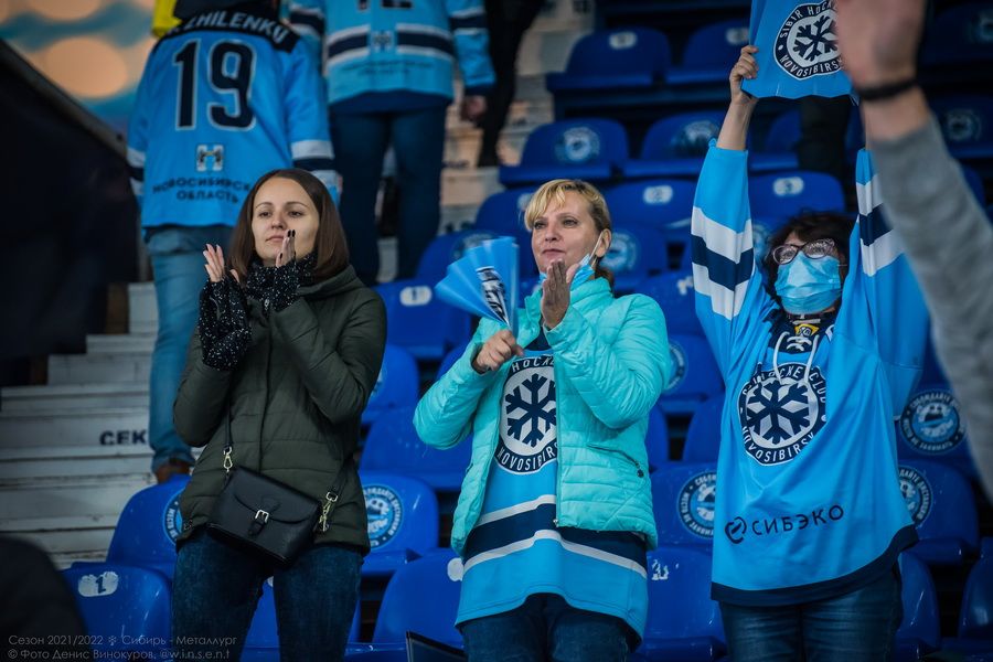Фото «Сбиваемся на хаотичный хоккей»: почему ХК «Сибирь» снова проиграл на домашнем льду 131