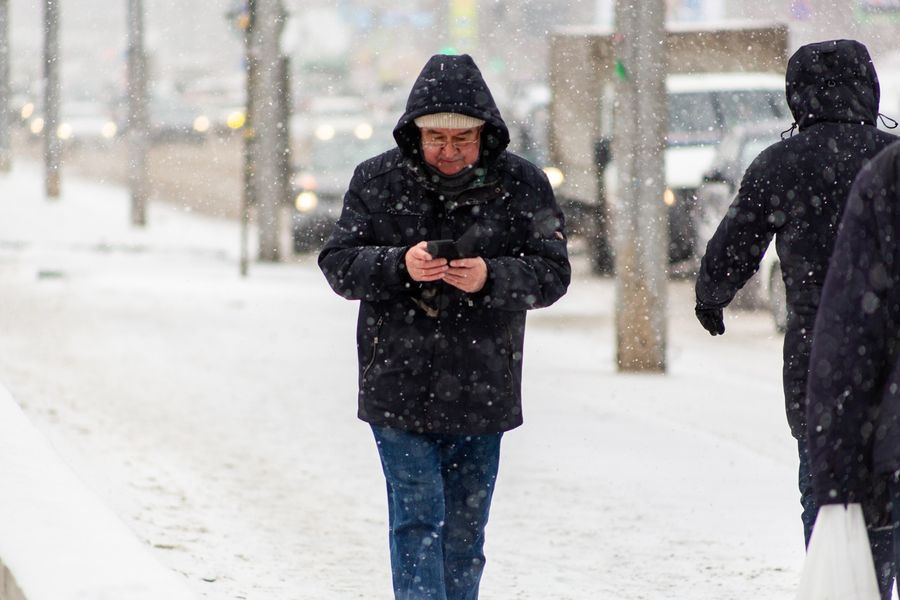 Новосибирск холод. Снегопад в городе фото. Новосибирск зима. Холод в марте. Снегу было мало снежных буранов то же