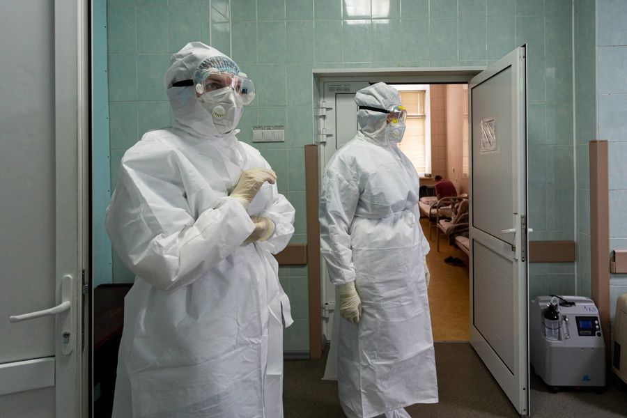 Фото Красная зона: жуткие кадры из ковидного госпиталя в Новосибирске 4