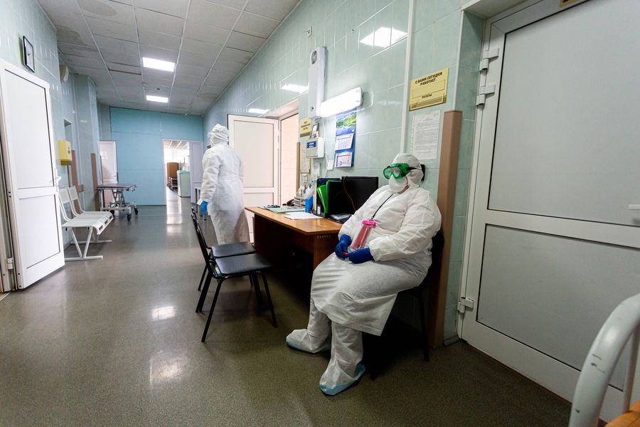 Фото Красная зона: жуткие кадры из ковидного госпиталя в Новосибирске 10