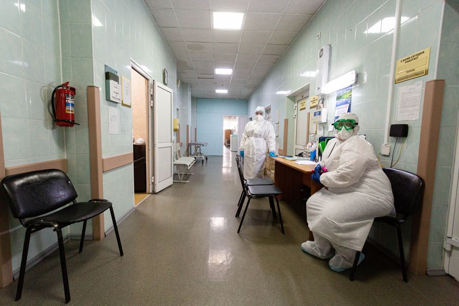 Фото Красная зона: жуткие кадры из ковидного госпиталя в Новосибирске 20