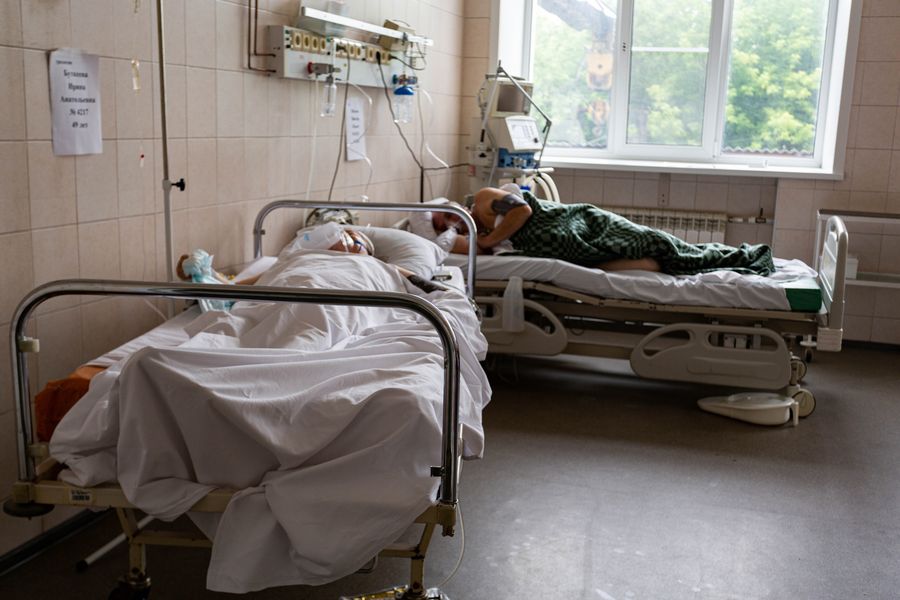 Фото Красная зона: жуткие кадры из ковидного госпиталя в Новосибирске 21