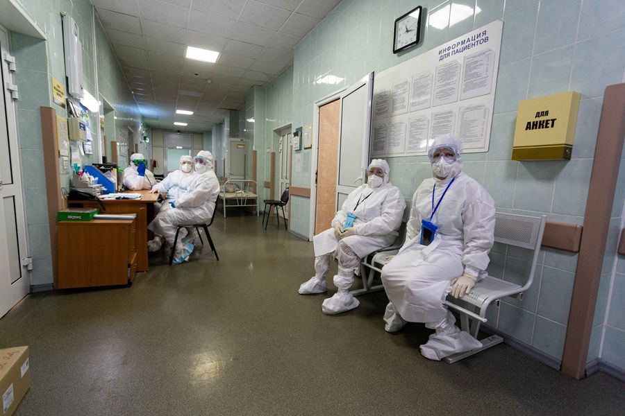 Фото Красная зона: жуткие кадры из ковидного госпиталя в Новосибирске 40