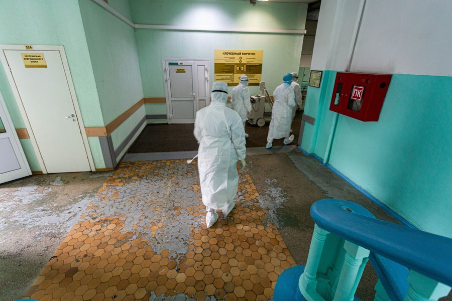Фото Красная зона: жуткие кадры из ковидного госпиталя в Новосибирске 34