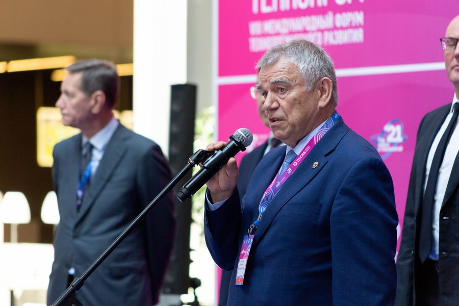 Фото Международный форум «Технопром-2021» проходит в Новосибирске 25