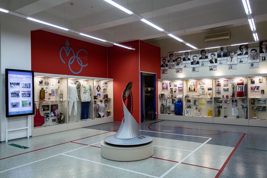 Фото Борцовки Карелина и чешки Подгорного: в Новосибирске открылась выставка обуви олимпийских чемпионов 21