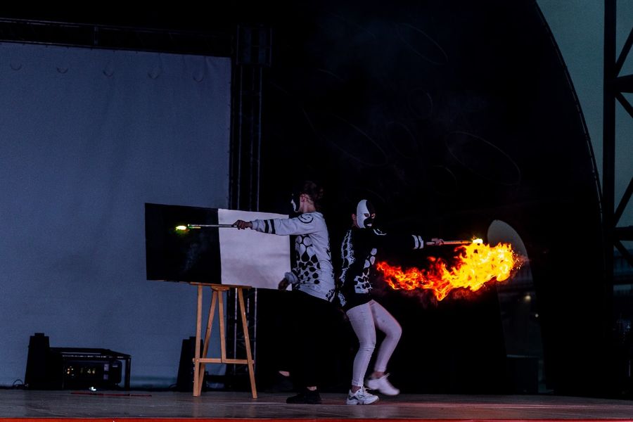 Фото «Огни Сибири»: в Новосибирске прошло горячее файер-шоу 8