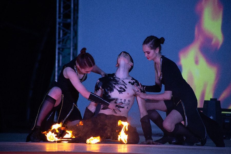 Фото «Огни Сибири»: в Новосибирске прошло горячее файер-шоу 19