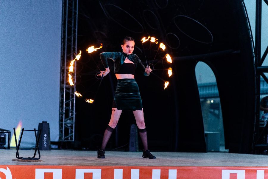 Фото «Огни Сибири»: в Новосибирске прошло горячее файер-шоу 39