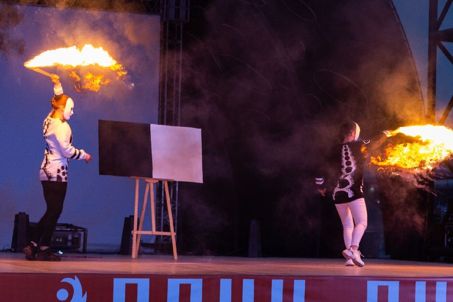 Фото «Огни Сибири»: в Новосибирске прошло горячее файер-шоу 61