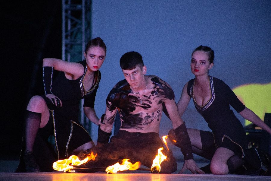 Фото «Огни Сибири»: в Новосибирске прошло горячее файер-шоу 26