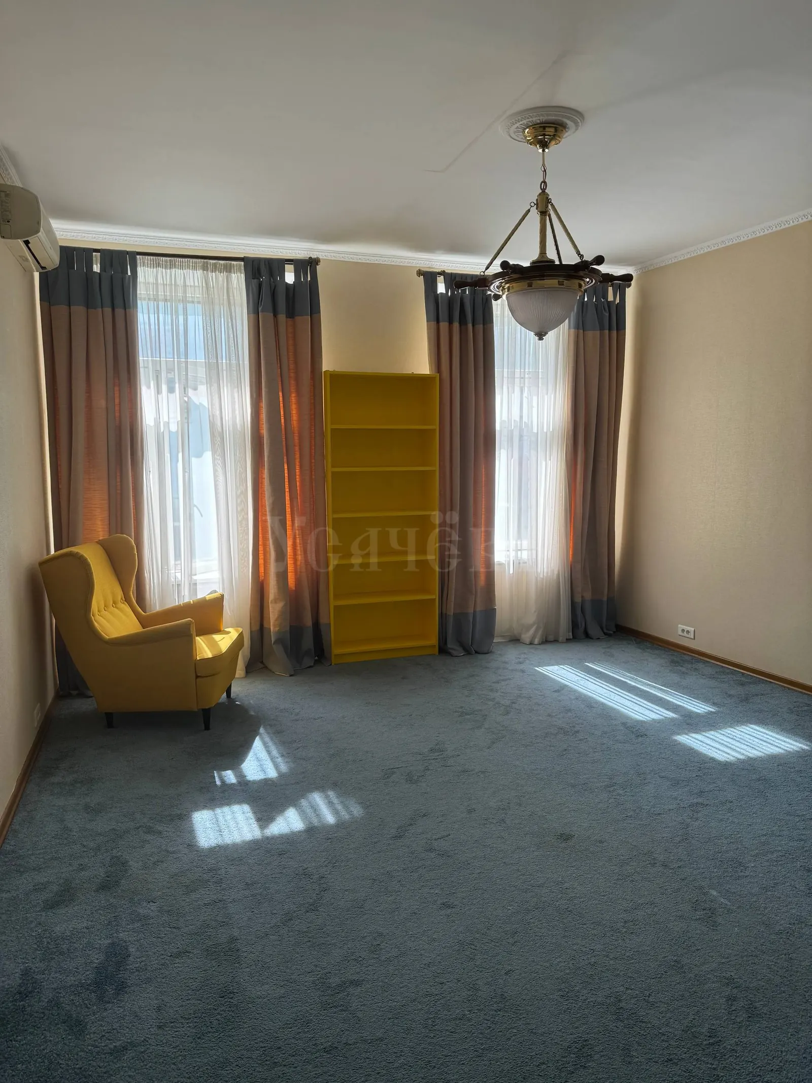 4-комнатная квартира 249,8 м²
