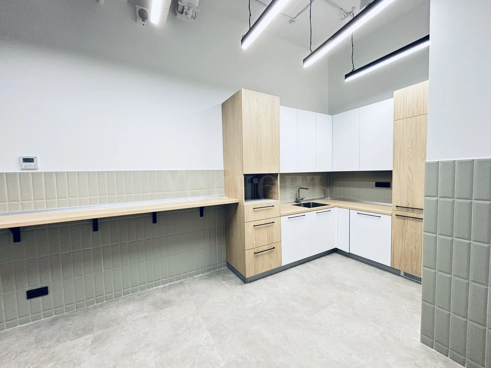 Коммерческое помещение 339,7 м² в ЖК «I-City»