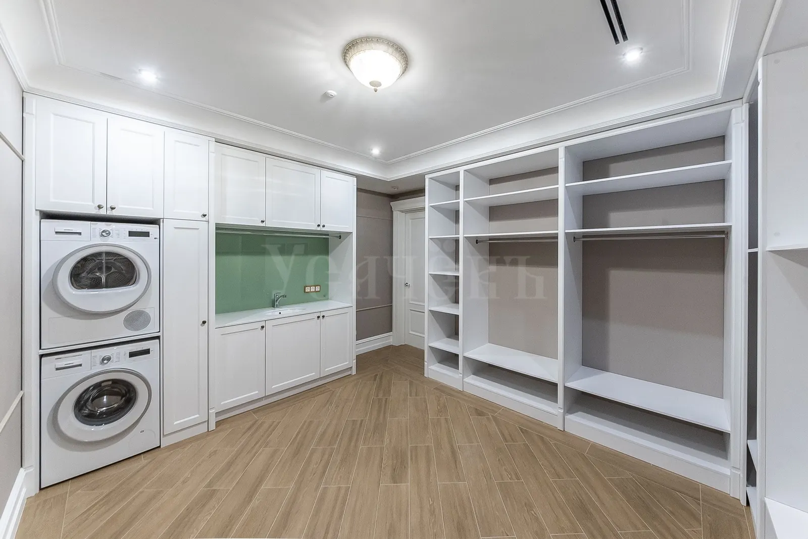 Загородный дом 480 м²
