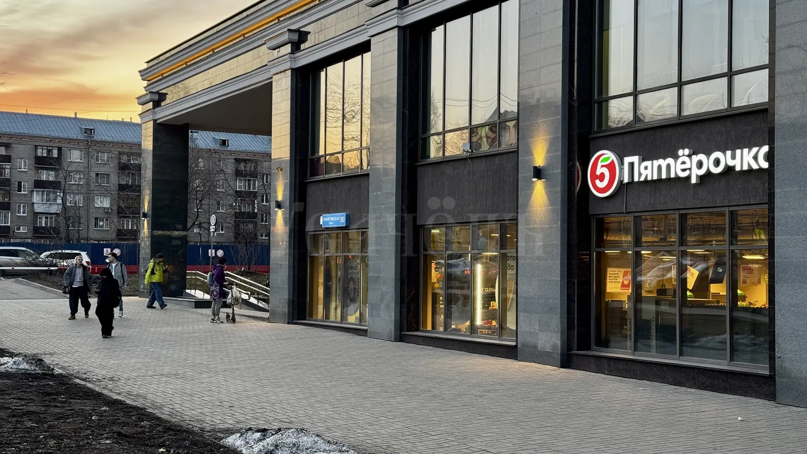 Коммерческое помещение 875,8 м²