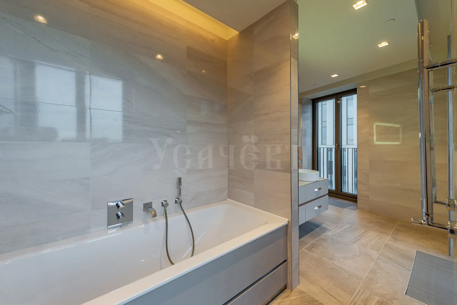 4-комнатная квартира 219,6 м² в ЖК «ВТБ Арена парк»
