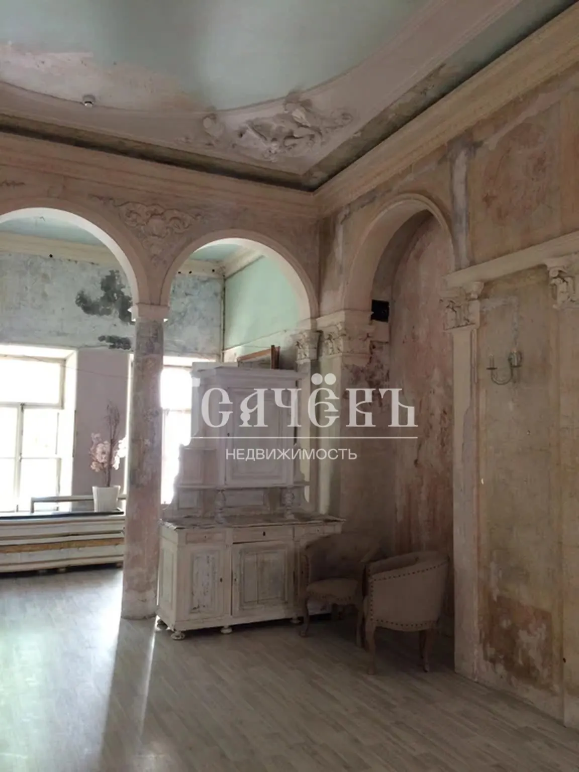 Коммерческое помещение 3 299,8 м²