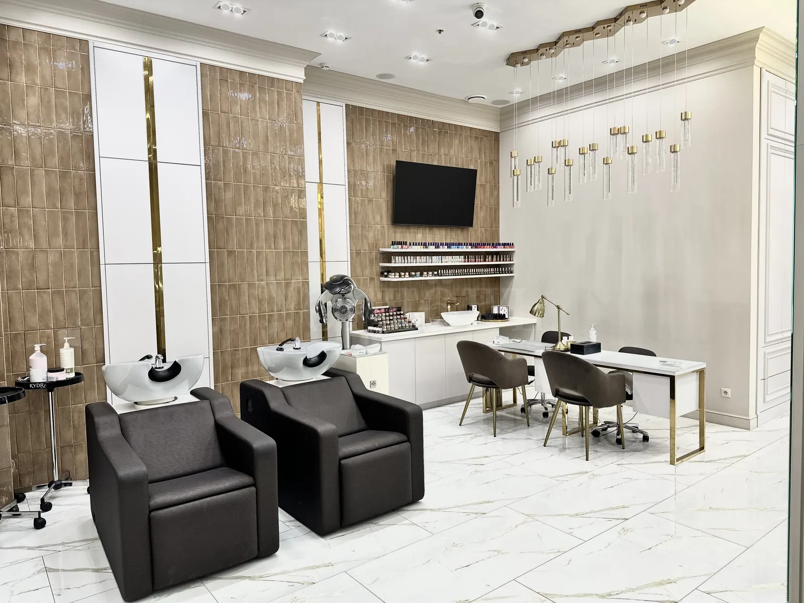 Коммерческое помещение 146,3 м² в ЖК «Миракс Парк»