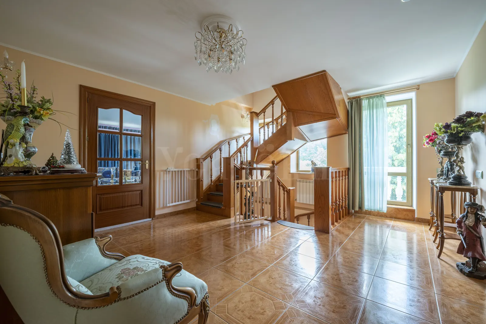 Загородный дом 454,9 м²