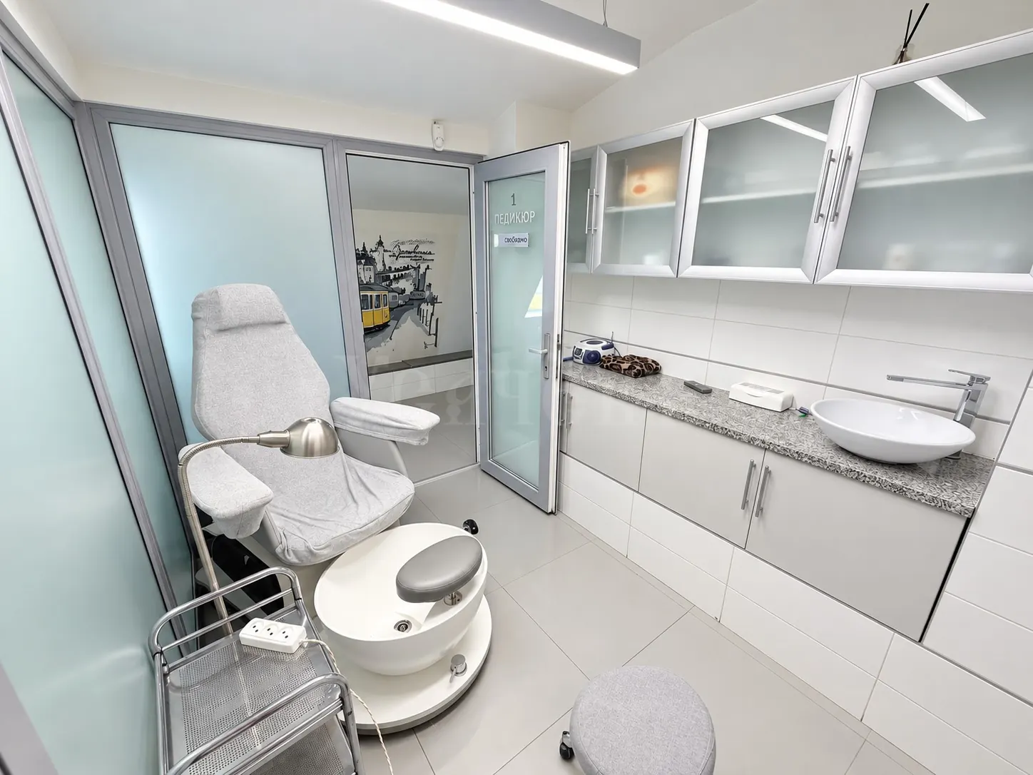 Коммерческое помещение 298,7 м²