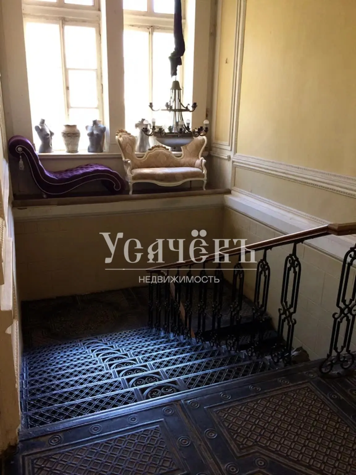 Коммерческое помещение 3 299,8 м²