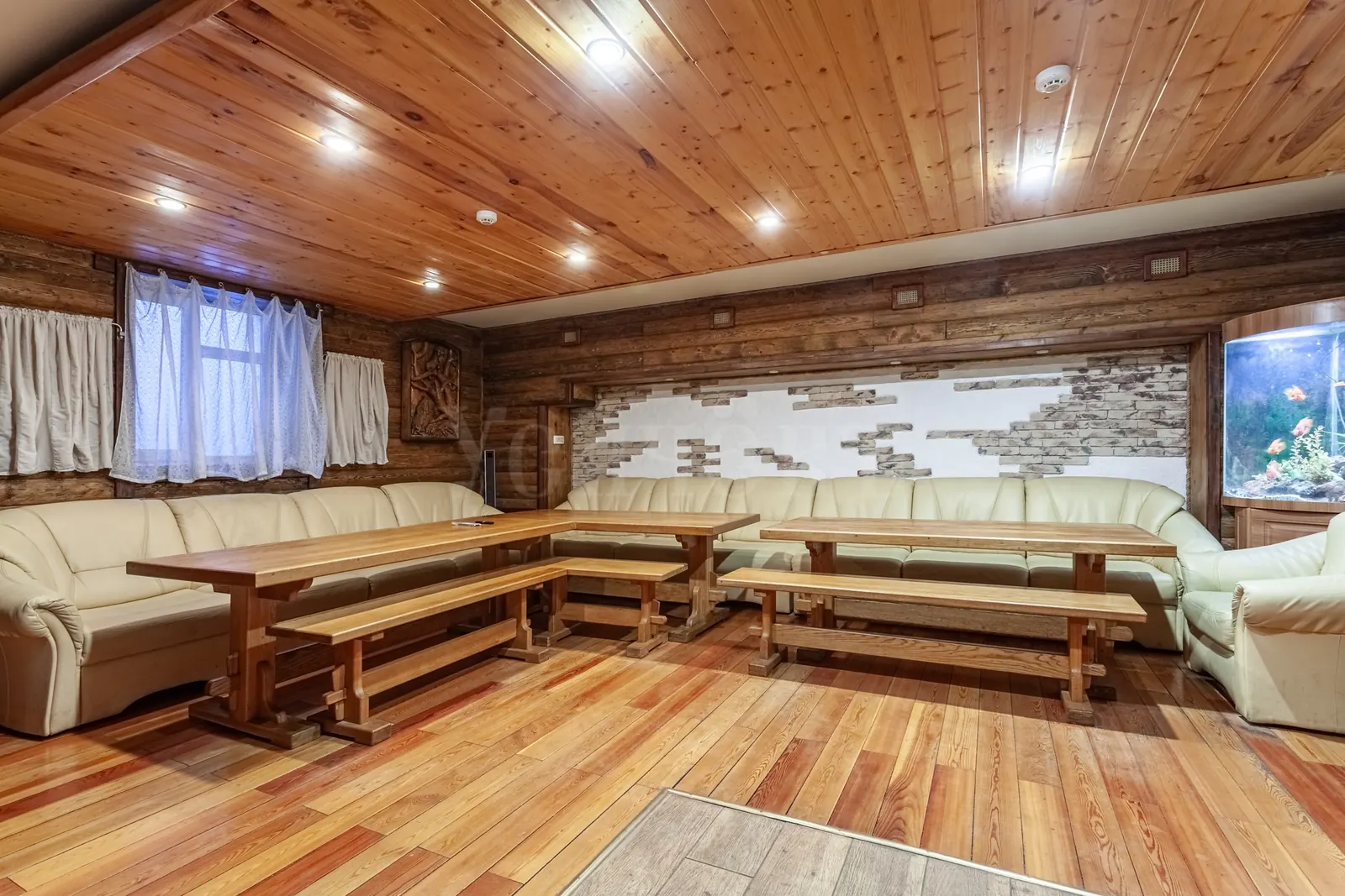 Коммерческое помещение 4 548 м²