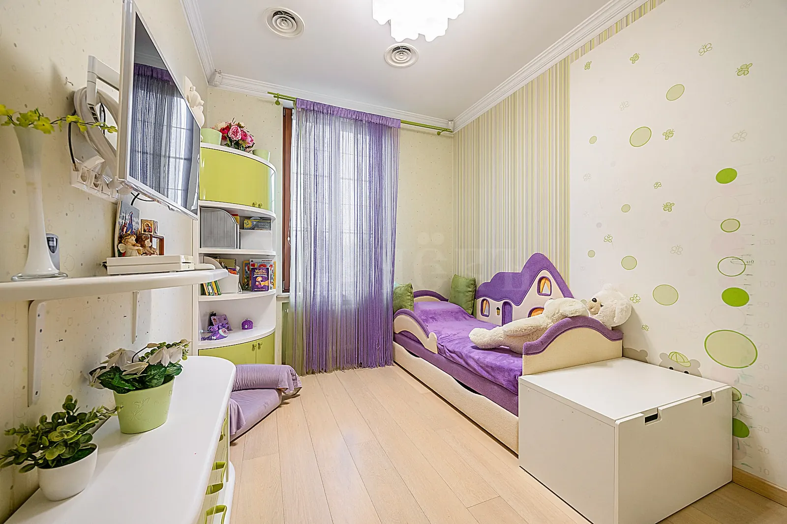 Загородный дом 915 м²