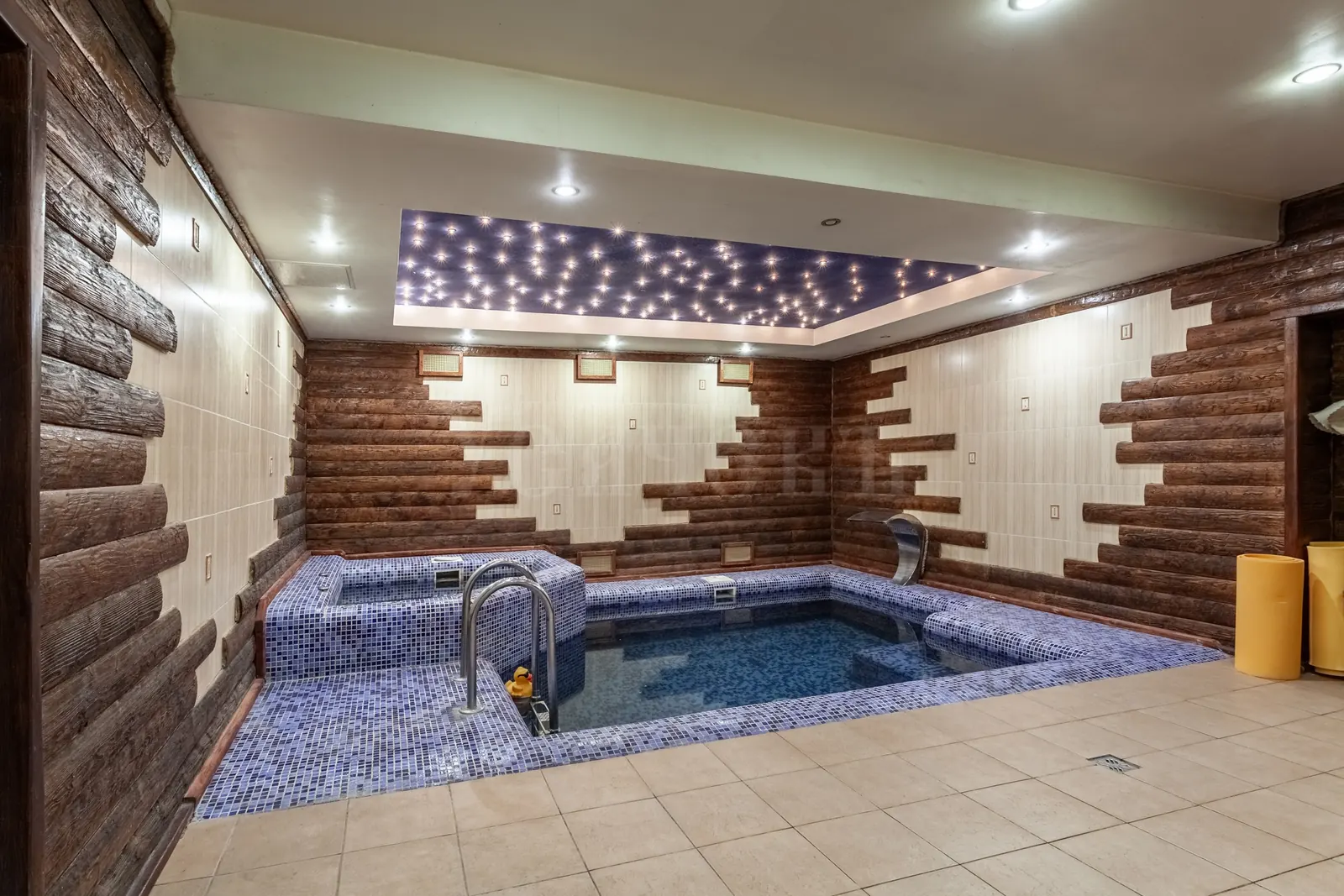 Коммерческое помещение 4 548 м²
