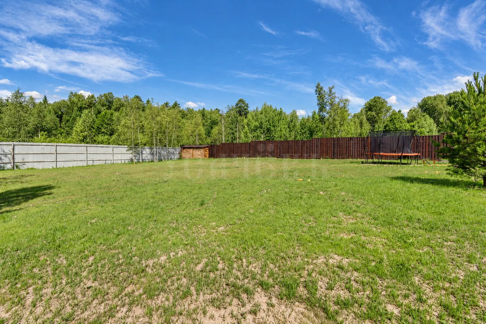 Загородный дом 1 500 м²