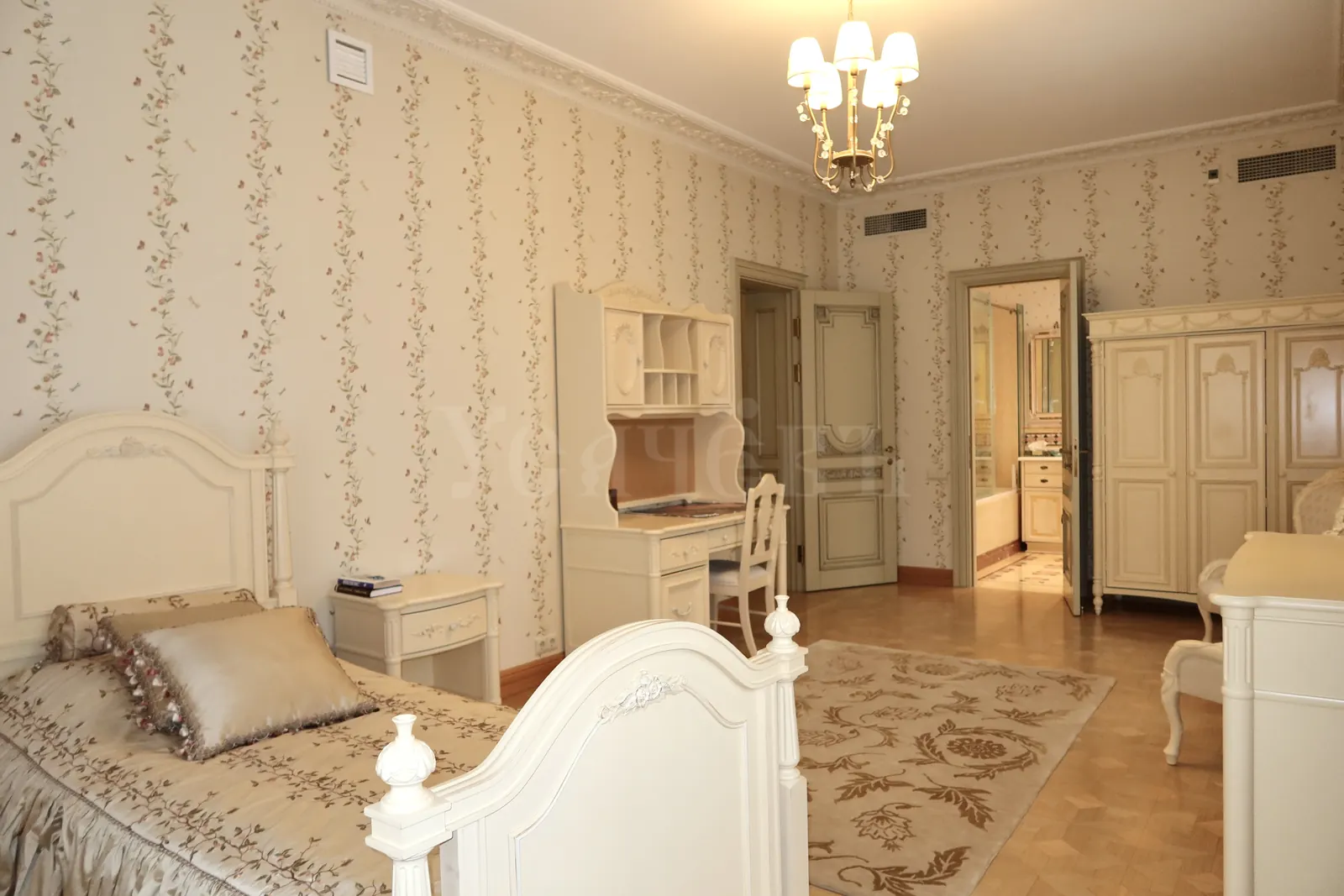 Загородный дом 2 000 м² в районе Истра г
