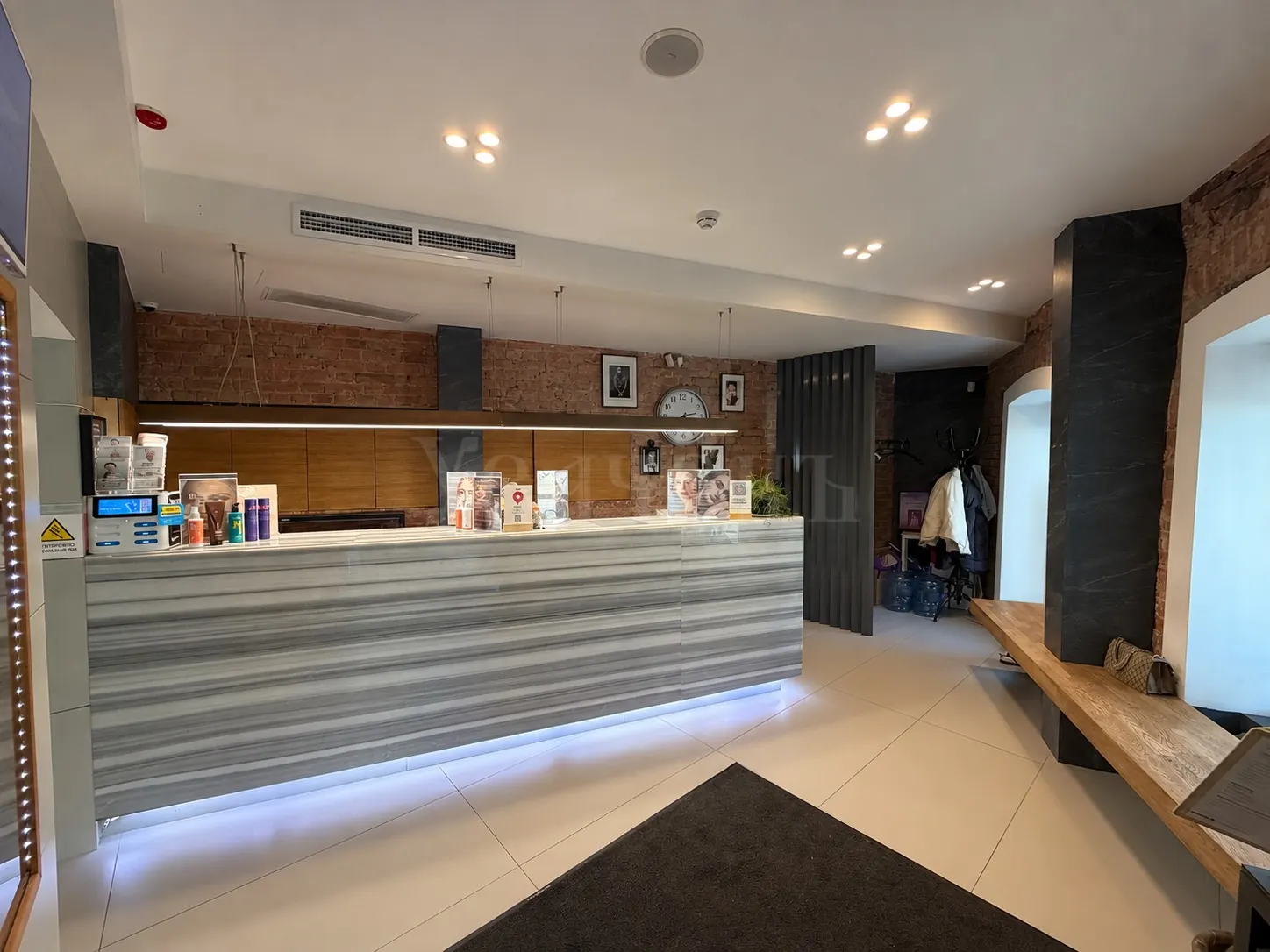 Коммерческое помещение 298,7 м²