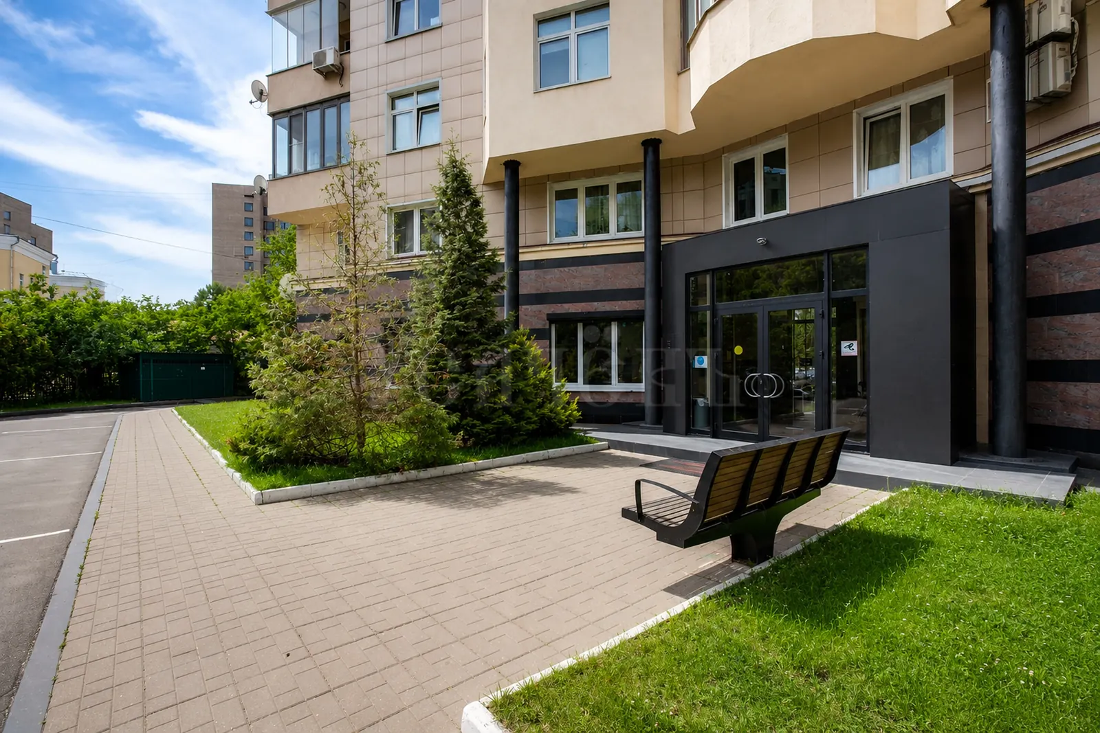 Коммерческое помещение 615,7 м²
