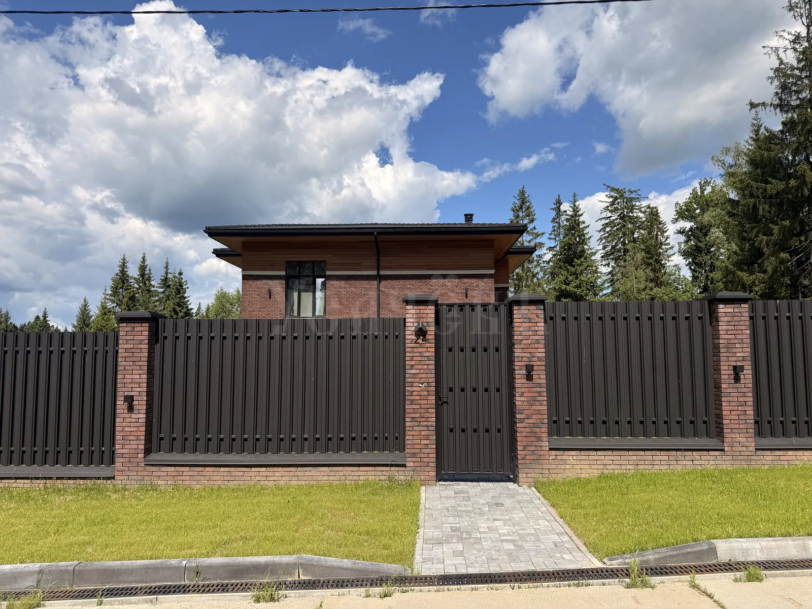Загородный дом 330 м²