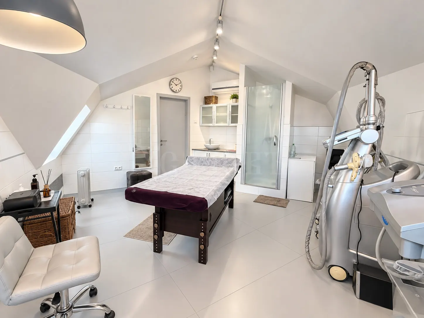 Коммерческое помещение 298,7 м²
