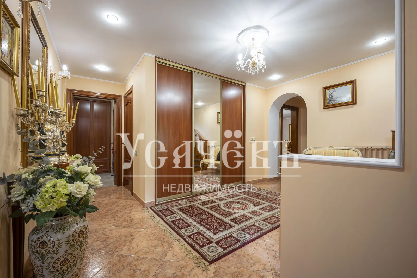 Загородный дом 455 м²
