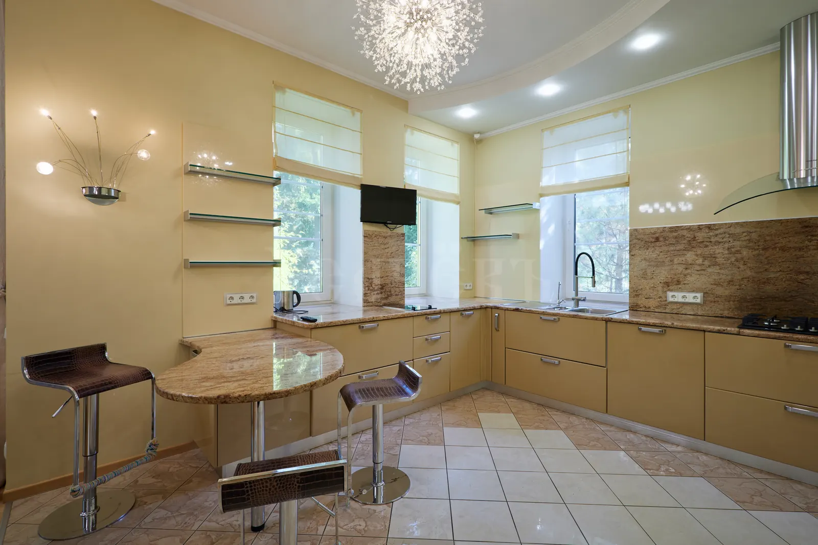 Загородный дом 450 м²